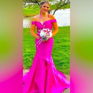 Ellie Wilde Hot Pink Formal Gown- size 6